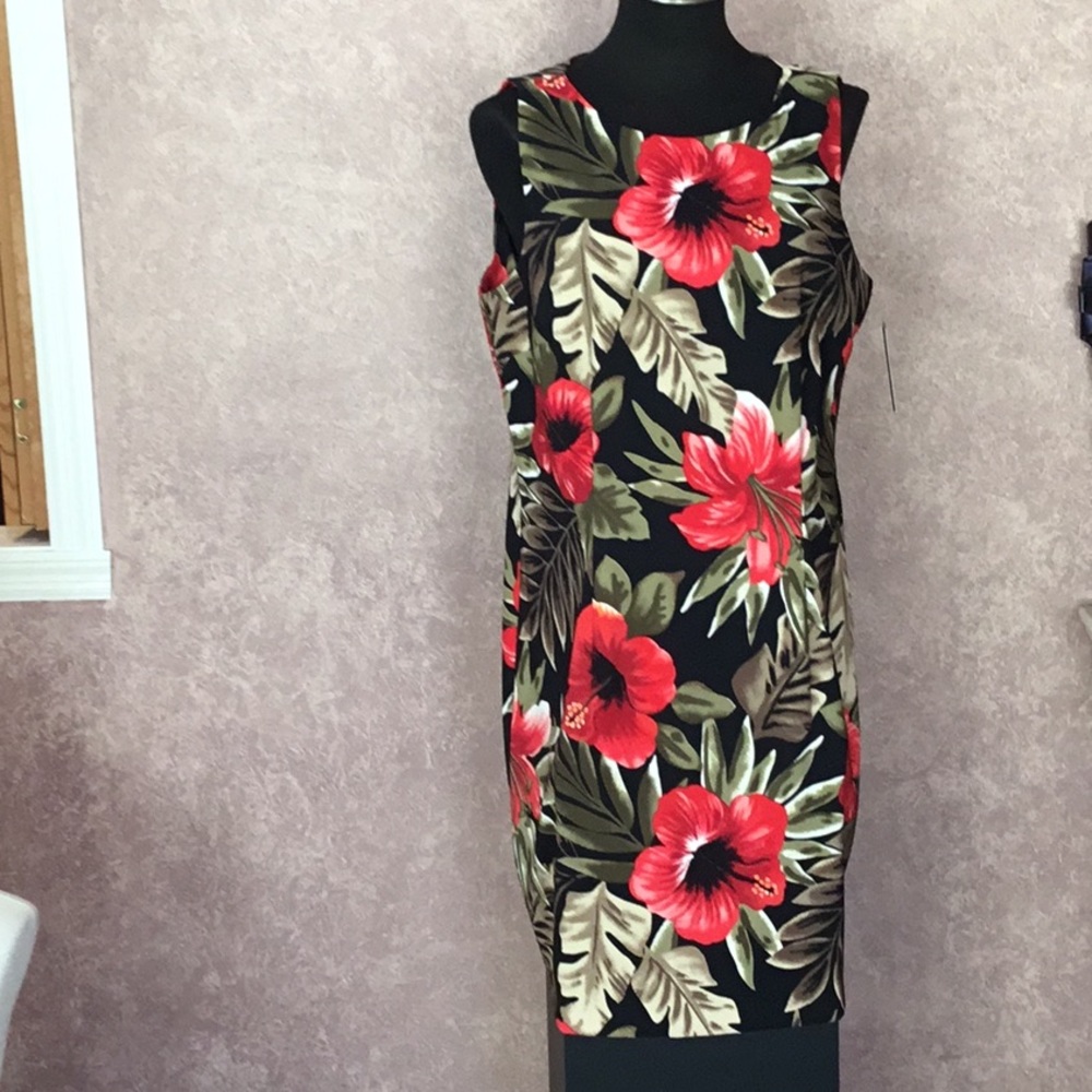 Tropical red, green and white dress. 16